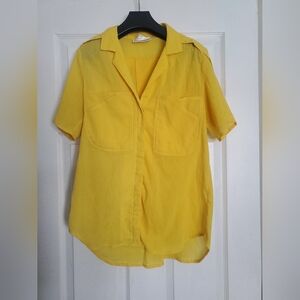Rachael Beauyiful Yellow Textured Short Sleeve Button Front Blouse Size 8